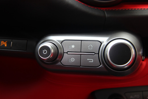 Ferrari 812 6.5 V12 Superfast HELE | Bianco Italia | Lift | Passenger Display | Carbon LED