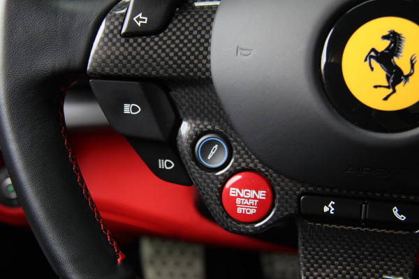 Ferrari 812 6.5 V12 Superfast HELE | Bianco Italia | Lift | Passenger Display | Carbon LED
