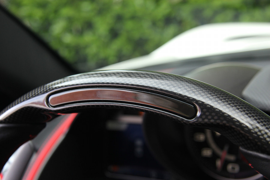 Ferrari 812 6.5 V12 Superfast HELE | Bianco Italia | Lift | Passenger Display | Carbon LED