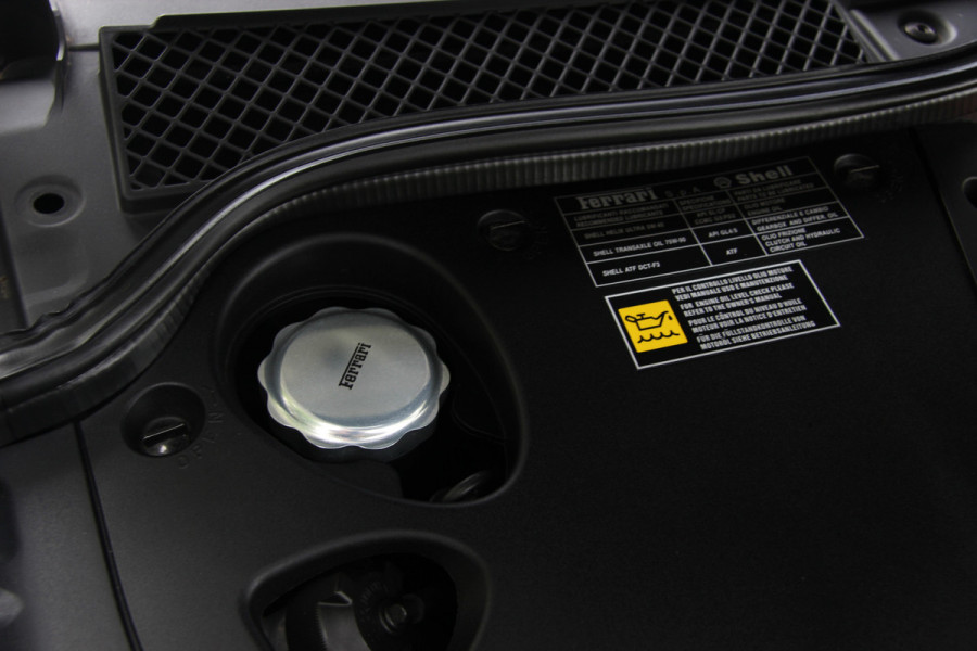 Ferrari 812 6.5 V12 Superfast HELE | Bianco Italia | Lift | Passenger Display | Carbon LED