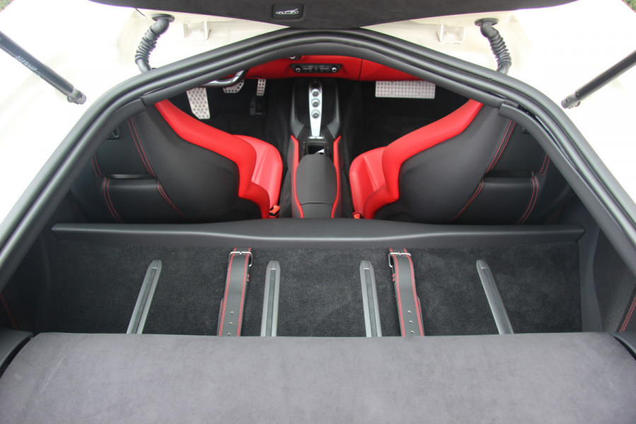 Ferrari 812 6.5 V12 Superfast HELE | Bianco Italia | Lift | Passenger Display | Carbon LED