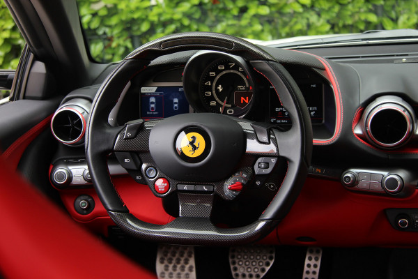 Ferrari 812 6.5 V12 Superfast HELE | Bianco Italia | Lift | Passenger Display | Carbon LED