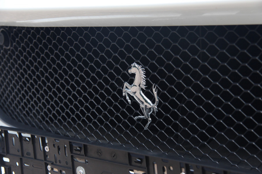 Ferrari 812 6.5 V12 Superfast HELE | Bianco Italia | Lift | Passenger Display | Carbon LED