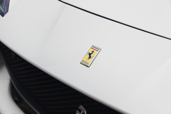 Ferrari 812 6.5 V12 Superfast HELE | Bianco Italia | Lift | Passenger Display | Carbon LED