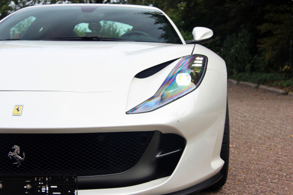 Ferrari 812 6.5 V12 Superfast HELE | Bianco Italia | Lift | Passenger Display | Carbon LED