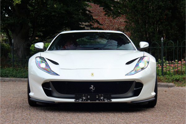 Ferrari 812 6.5 V12 Superfast HELE | Bianco Italia | Lift | Passenger Display | Carbon LED