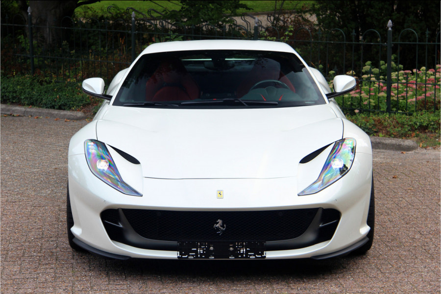 Ferrari 812 6.5 V12 Superfast HELE | Bianco Italia | Lift | Passenger Display | Carbon LED