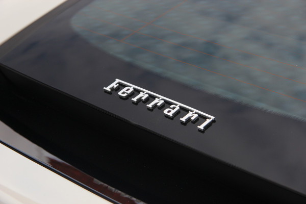 Ferrari 812 6.5 V12 Superfast HELE | Bianco Italia | Lift | Passenger Display | Carbon LED