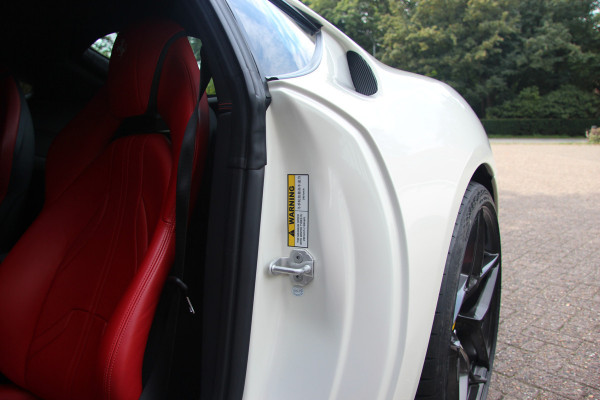 Ferrari 812 6.5 V12 Superfast HELE | Bianco Italia | Lift | Passenger Display | Carbon LED