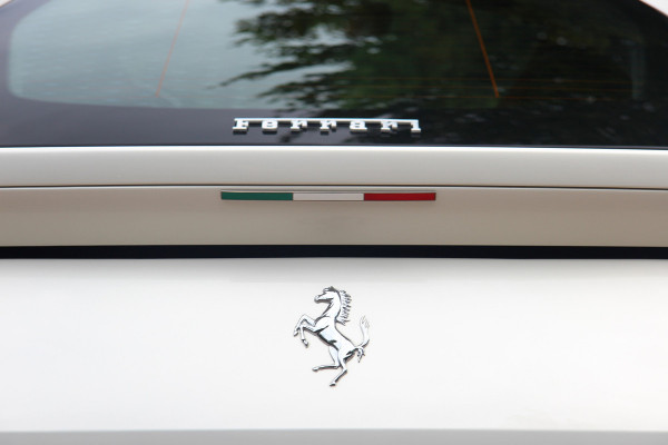 Ferrari 812 6.5 V12 Superfast HELE | Bianco Italia | Lift | Passenger Display | Carbon LED