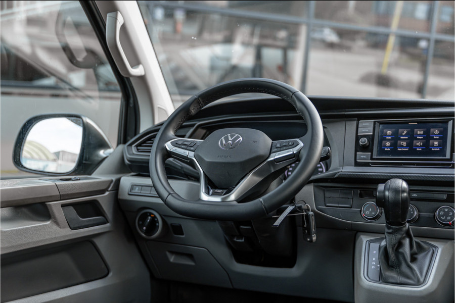 Volkswagen Transporter T6.1 2.0 TDI L2H1 DC 4Motion | Dubbel cabine | 5-zitter | Bi-Xenon | CarPlay | Camera | Navigatie | MF Stuur | Trekhaak | DAB | Cruise control