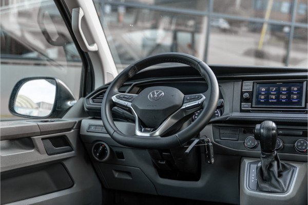 Volkswagen Transporter T6.1 2.0 TDI L2H1 DC 4Motion | Dubbel cabine | 5-zitter | Bi-Xenon | CarPlay | Camera | Navigatie | MF Stuur | Trekhaak | DAB | Cruise control