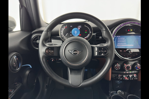MINI 5-deurs 1.5 One Business Edition (Facelift-Life Cycle Impulse 2) (INCL-BTW) *LEATHER | SPORTSEATS | FULL-LED | DIGI-COCKPIT | AMBIENTLIGHT | NAVI-FULLMAP | DAB | AIRCO | KEYLESS | PDC | 16''ALU*