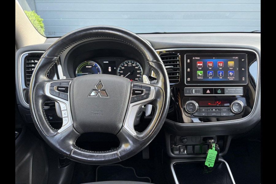 Mitsubishi Outlander 2.4 PHEV Intense ✓1e Eigenaar✓Trakhaak✓Carplay✓Camera✓Alcantara-Leder✓Stoelverw-Stoelverkoeling✓Clima✓Cruise✓Pdc V+A✓Keyless✓Net beurt gehad✓18" Lmv✓N.A.P✓Apk tot 10-2027