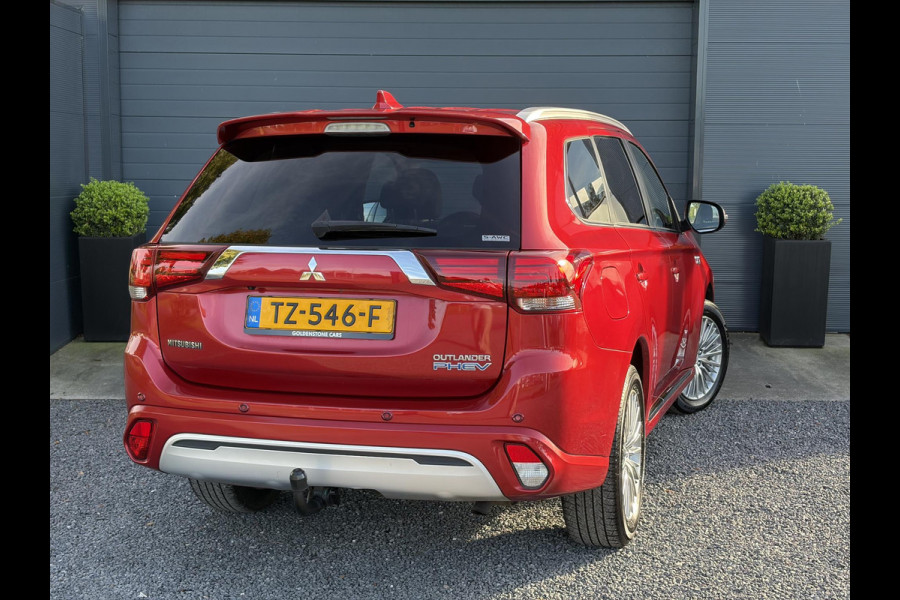Mitsubishi Outlander 2.4 PHEV Intense ✓1e Eigenaar✓Trakhaak✓Carplay✓Camera✓Alcantara-Leder✓Stoelverw-Stoelverkoeling✓Clima✓Cruise✓Pdc V+A✓Keyless✓Net beurt gehad✓18" Lmv✓N.A.P✓Apk tot 10-2027