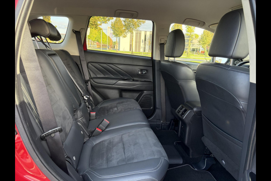 Mitsubishi Outlander 2.4 PHEV Intense ✓1e Eigenaar✓Trakhaak✓Carplay✓Camera✓Alcantara-Leder✓Stoelverw-Stoelverkoeling✓Clima✓Cruise✓Pdc V+A✓Keyless✓Net beurt gehad✓18" Lmv✓N.A.P✓Apk tot 10-2027