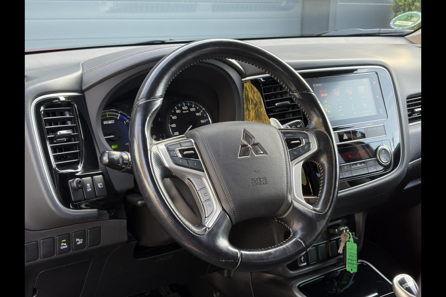 Mitsubishi Outlander 2.4 PHEV Intense ✓1e Eigenaar✓Trakhaak✓Carplay✓Camera✓Alcantara-Leder✓Stoelverw-Stoelverkoeling✓Clima✓Cruise✓Pdc V+A✓Keyless✓Net beurt gehad✓18" Lmv✓N.A.P✓Apk tot 10-2027