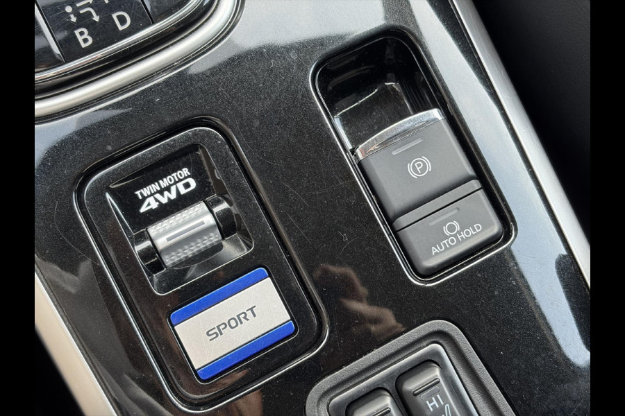 Mitsubishi Outlander 2.4 PHEV Intense ✓1e Eigenaar✓Trakhaak✓Carplay✓Camera✓Alcantara-Leder✓Stoelverw-Stoelverkoeling✓Clima✓Cruise✓Pdc V+A✓Keyless✓Net beurt gehad✓18" Lmv✓N.A.P✓Apk tot 10-2027