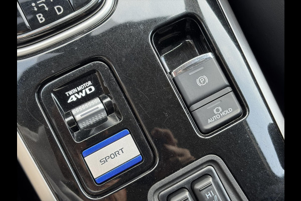 Mitsubishi Outlander 2.4 PHEV Intense ✓1e Eigenaar✓Trakhaak✓Carplay✓Camera✓Alcantara-Leder✓Stoelverw-Stoelverkoeling✓Clima✓Cruise✓Pdc V+A✓Keyless✓Net beurt gehad✓18" Lmv✓N.A.P✓Apk tot 10-2027
