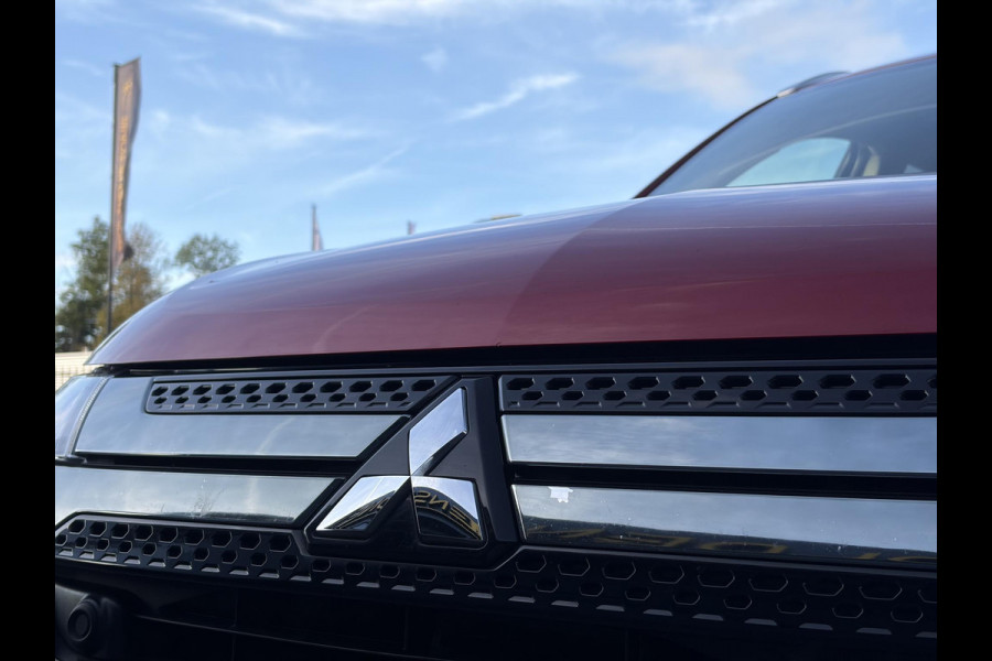 Mitsubishi Outlander 2.4 PHEV Intense ✓1e Eigenaar✓Trakhaak✓Carplay✓Camera✓Alcantara-Leder✓Stoelverw-Stoelverkoeling✓Clima✓Cruise✓Pdc V+A✓Keyless✓Net beurt gehad✓18" Lmv✓N.A.P✓Apk tot 10-2027