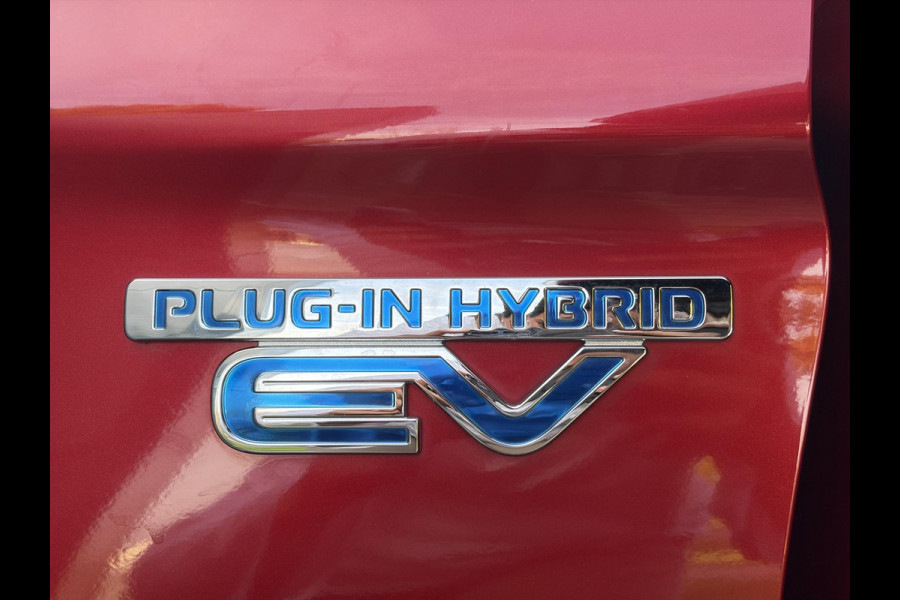 Mitsubishi Outlander 2.4 PHEV Intense ✓1e Eigenaar✓Trakhaak✓Carplay✓Camera✓Alcantara-Leder✓Stoelverw-Stoelverkoeling✓Clima✓Cruise✓Pdc V+A✓Keyless✓Net beurt gehad✓18" Lmv✓N.A.P✓Apk tot 10-2027