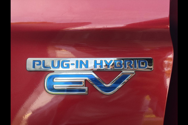 Mitsubishi Outlander 2.4 PHEV Intense ✓1e Eigenaar✓Trakhaak✓Carplay✓Camera✓Alcantara-Leder✓Stoelverw-Stoelverkoeling✓Clima✓Cruise✓Pdc V+A✓Keyless✓Net beurt gehad✓18" Lmv✓N.A.P✓Apk tot 10-2027