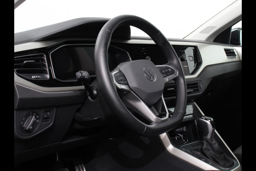 Volkswagen Polo 1.0 TSI Automaat Move Navigatie Apple Carplay/Android Auto Airco Digitale Cockpit Adaptive Cruise Control Lichtmetalen Velgen Parkeer sensoren V+A Stoelverwarming