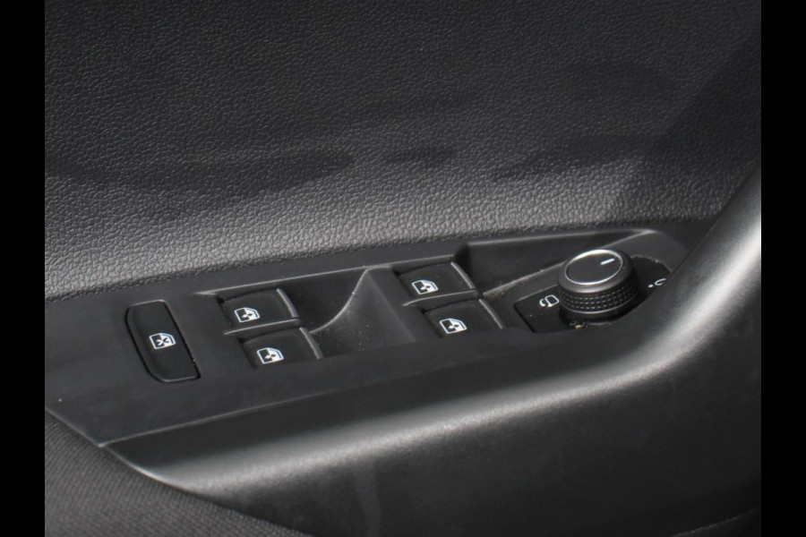 Volkswagen Polo 1.0 TSI Automaat Move Navigatie Apple Carplay/Android Auto Airco Digitale Cockpit Adaptive Cruise Control Lichtmetalen Velgen Parkeer sensoren V+A Stoelverwarming