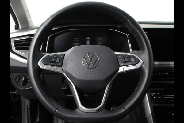 Volkswagen Polo 1.0 TSI Automaat Move Navigatie Apple Carplay/Android Auto Airco Digitale Cockpit Adaptive Cruise Control Lichtmetalen Velgen Parkeer sensoren V+A Stoelverwarming