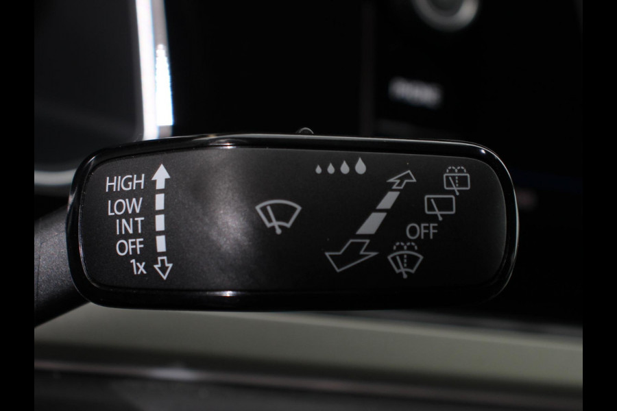 Volkswagen Polo 1.0 TSI Automaat Move Navigatie Apple Carplay/Android Auto Airco Digitale Cockpit Adaptive Cruise Control Lichtmetalen Velgen Parkeer sensoren V+A Stoelverwarming