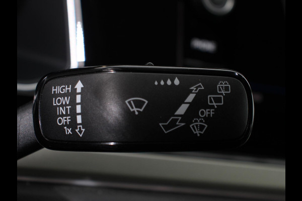 Volkswagen Polo 1.0 TSI Automaat Move Navigatie Apple Carplay/Android Auto Airco Digitale Cockpit Adaptive Cruise Control Lichtmetalen Velgen Parkeer sensoren V+A Stoelverwarming