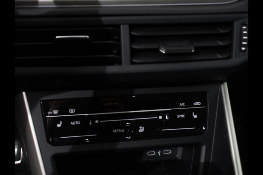 Volkswagen Polo 1.0 TSI Automaat Move Navigatie Apple Carplay/Android Auto Airco Digitale Cockpit Adaptive Cruise Control Lichtmetalen Velgen Parkeer sensoren V+A Stoelverwarming