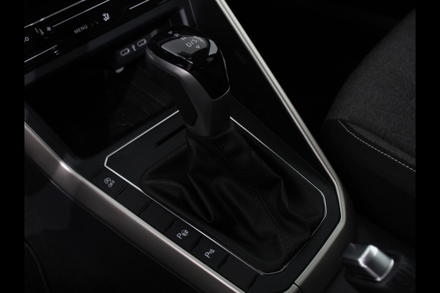 Volkswagen Polo 1.0 TSI Automaat Move Navigatie Apple Carplay/Android Auto Airco Digitale Cockpit Adaptive Cruise Control Lichtmetalen Velgen Parkeer sensoren V+A Stoelverwarming