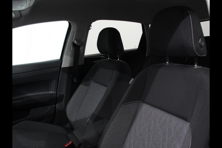 Volkswagen Polo 1.0 TSI Automaat Move Navigatie Apple Carplay/Android Auto Airco Digitale Cockpit Adaptive Cruise Control Lichtmetalen Velgen Parkeer sensoren V+A Stoelverwarming