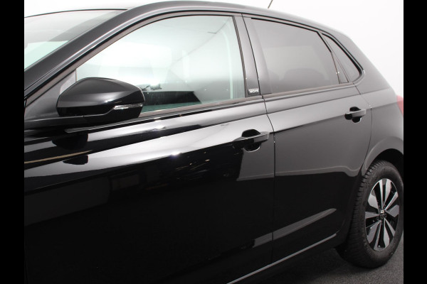 Volkswagen Polo 1.0 TSI Automaat Move Navigatie Apple Carplay/Android Auto Airco Digitale Cockpit Adaptive Cruise Control Lichtmetalen Velgen Parkeer sensoren V+A Stoelverwarming