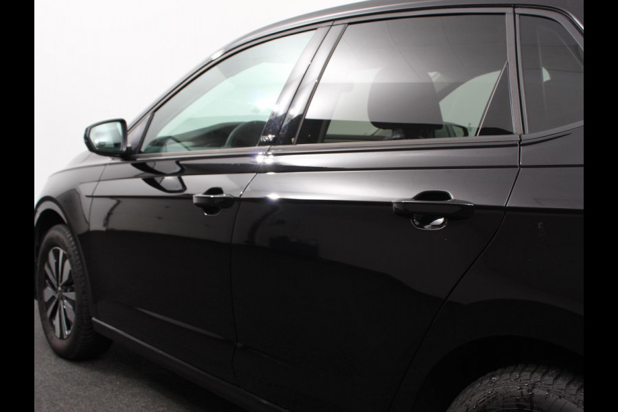 Volkswagen Polo 1.0 TSI Automaat Move Navigatie Apple Carplay/Android Auto Airco Digitale Cockpit Adaptive Cruise Control Lichtmetalen Velgen Parkeer sensoren V+A Stoelverwarming