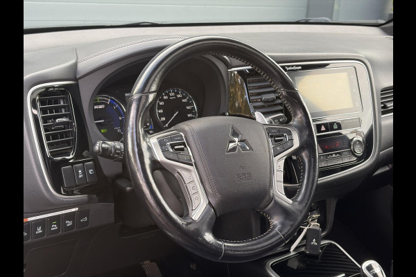 Mitsubishi Outlander 2.4 PHEV Instyle ✓360° Camera✓2e Eigenaar✓Carplay✓Pano✓Navi✓Leder✓Keyless✓Stoelverw✓Stoelverkoeling✓Stuurverw✓Pdc V+A✓Lm velgen✓Net beurt gehad✓Rijstrooksensor✓Dodehoeksenor✓N.A.P✓Apk tot 11-2027