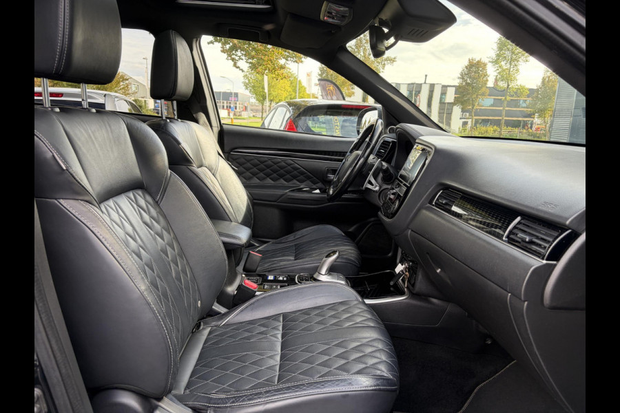 Mitsubishi Outlander 2.4 PHEV Instyle ✓360° Camera✓2e Eigenaar✓Carplay✓Pano✓Navi✓Leder✓Keyless✓Stoelverw✓Stoelverkoeling✓Stuurverw✓Pdc V+A✓Lm velgen✓Net beurt gehad✓Rijstrooksensor✓Dodehoeksenor✓N.A.P✓Apk tot 11-2027