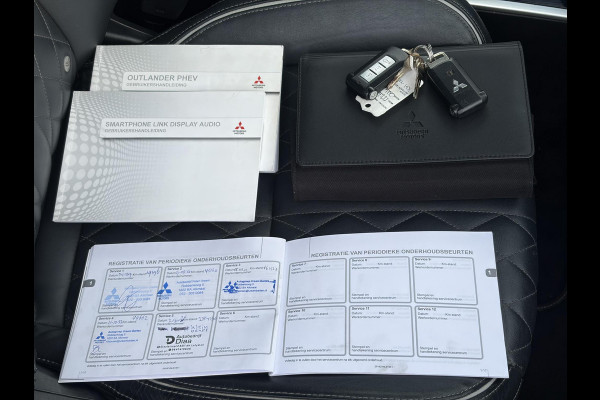 Mitsubishi Outlander 2.4 PHEV Instyle ✓360° Camera✓2e Eigenaar✓Carplay✓Pano✓Navi✓Leder✓Keyless✓Stoelverw✓Stoelverkoeling✓Stuurverw✓Pdc V+A✓Lm velgen✓Net beurt gehad✓Rijstrooksensor✓Dodehoeksenor✓N.A.P✓Apk tot 11-2027