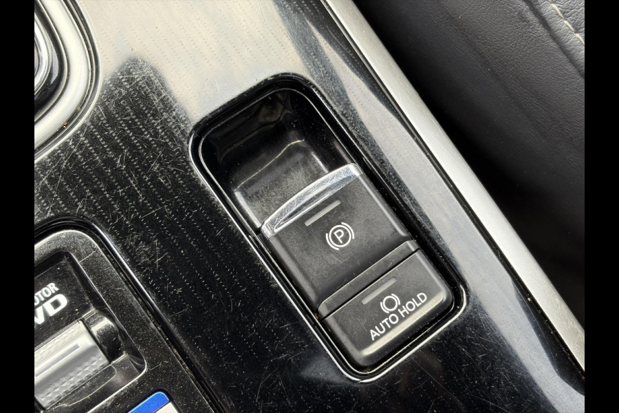 Mitsubishi Outlander 2.4 PHEV Instyle ✓360° Camera✓2e Eigenaar✓Carplay✓Pano✓Navi✓Leder✓Keyless✓Stoelverw✓Stoelverkoeling✓Stuurverw✓Pdc V+A✓Lm velgen✓Net beurt gehad✓Rijstrooksensor✓Dodehoeksenor✓N.A.P✓Apk tot 11-2027