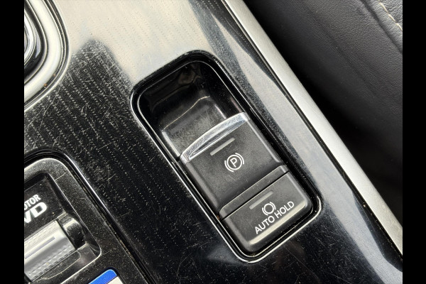 Mitsubishi Outlander 2.4 PHEV Instyle ✓360° Camera✓2e Eigenaar✓Carplay✓Pano✓Navi✓Leder✓Keyless✓Stoelverw✓Stoelverkoeling✓Stuurverw✓Pdc V+A✓Lm velgen✓Net beurt gehad✓Rijstrooksensor✓Dodehoeksenor✓N.A.P✓Apk tot 11-2027