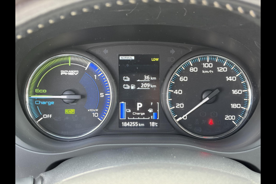 Mitsubishi Outlander 2.4 PHEV Instyle ✓360° Camera✓2e Eigenaar✓Carplay✓Pano✓Navi✓Leder✓Keyless✓Stoelverw✓Stoelverkoeling✓Stuurverw✓Pdc V+A✓Lm velgen✓Net beurt gehad✓Rijstrooksensor✓Dodehoeksenor✓N.A.P✓Apk tot 11-2027