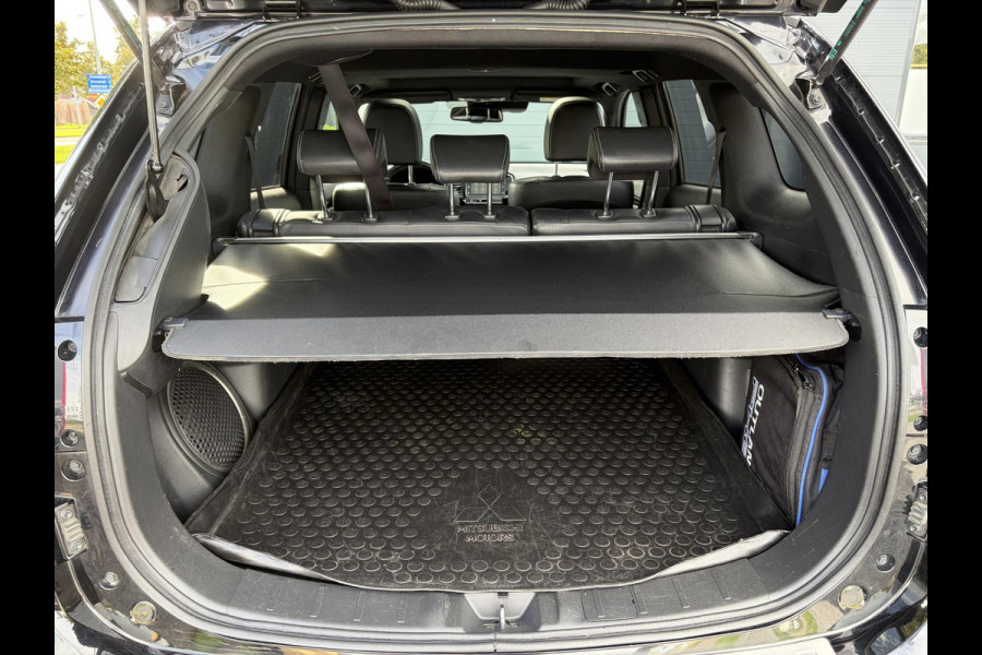 Mitsubishi Outlander 2.4 PHEV Instyle ✓360° Camera✓2e Eigenaar✓Carplay✓Pano✓Navi✓Leder✓Keyless✓Stoelverw✓Stoelverkoeling✓Stuurverw✓Pdc V+A✓Lm velgen✓Net beurt gehad✓Rijstrooksensor✓Dodehoeksenor✓N.A.P✓Apk tot 11-2027
