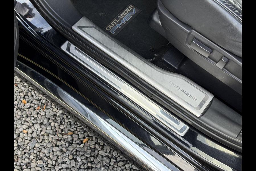 Mitsubishi Outlander 2.4 PHEV Instyle ✓360° Camera✓2e Eigenaar✓Carplay✓Pano✓Navi✓Leder✓Keyless✓Stoelverw✓Stoelverkoeling✓Stuurverw✓Pdc V+A✓Lm velgen✓Net beurt gehad✓Rijstrooksensor✓Dodehoeksenor✓N.A.P✓Apk tot 11-2027