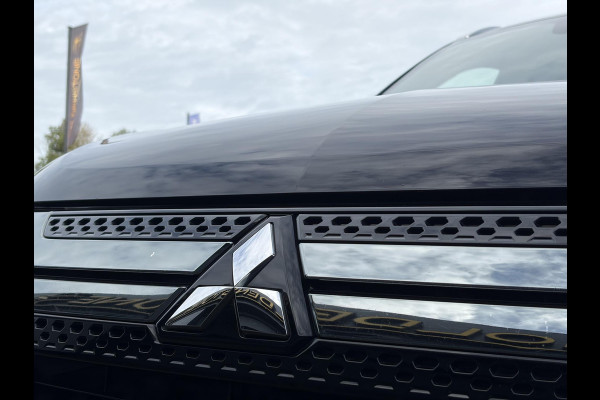 Mitsubishi Outlander 2.4 PHEV Instyle ✓360° Camera✓2e Eigenaar✓Carplay✓Pano✓Navi✓Leder✓Keyless✓Stoelverw✓Stoelverkoeling✓Stuurverw✓Pdc V+A✓Lm velgen✓Net beurt gehad✓Rijstrooksensor✓Dodehoeksenor✓N.A.P✓Apk tot 11-2027