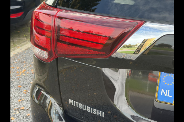 Mitsubishi Outlander 2.4 PHEV Instyle ✓360° Camera✓2e Eigenaar✓Carplay✓Pano✓Navi✓Leder✓Keyless✓Stoelverw✓Stoelverkoeling✓Stuurverw✓Pdc V+A✓Lm velgen✓Net beurt gehad✓Rijstrooksensor✓Dodehoeksenor✓N.A.P✓Apk tot 11-2027