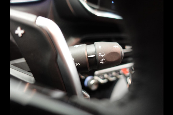 Peugeot 208 1.2 PureTech 100pk Automaat Allure Pack Navigatie Apple Carplay/Android Auto Camera Parkeersensor achter Cruise Control Virtual Cockpit Climate Control Getinte ramen