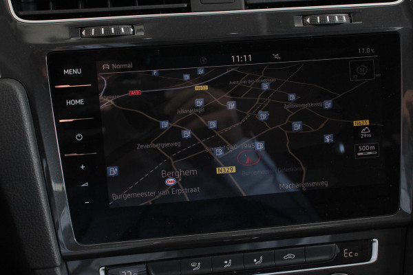 Volkswagen e-Golf Edition Navigatie Climate control Virtual cockpit Parkeersensoren V+A DAB+ Adaptive Cruise Control 17" Lichtmetalen velgen