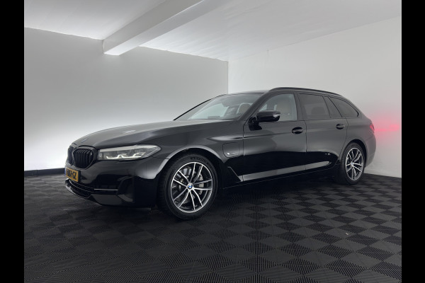 BMW 5 Serie Touring 530e Business Edition Plus (Plug-in) (INCL.BTW) *LEATHER | FULL-LED | MEMORY-PACK | HEATED-COMFORTSEATS | NAVI-FULLMAP | PRIVACY-GLASS | ECC | PDC | CRUISE | 18''ALU | TOWBAR*