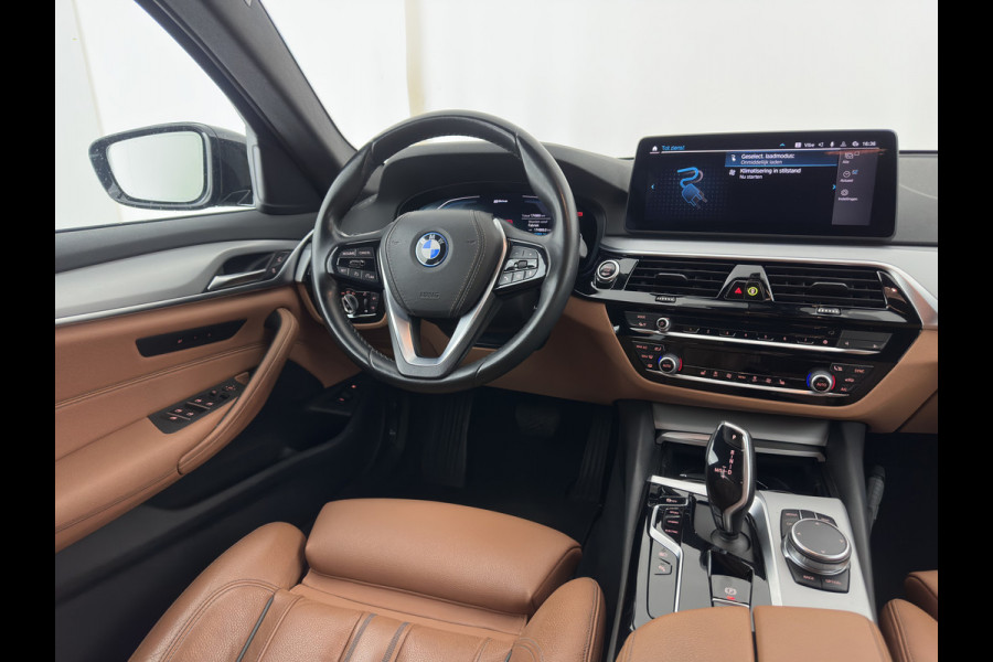 BMW 5 Serie Touring 530e Business Edition Plus (Plug-in) (INCL.BTW) *LEATHER | FULL-LED | MEMORY-PACK | HEATED-COMFORTSEATS | NAVI-FULLMAP | PRIVACY-GLASS | ECC | PDC | CRUISE | 18''ALU | TOWBAR*